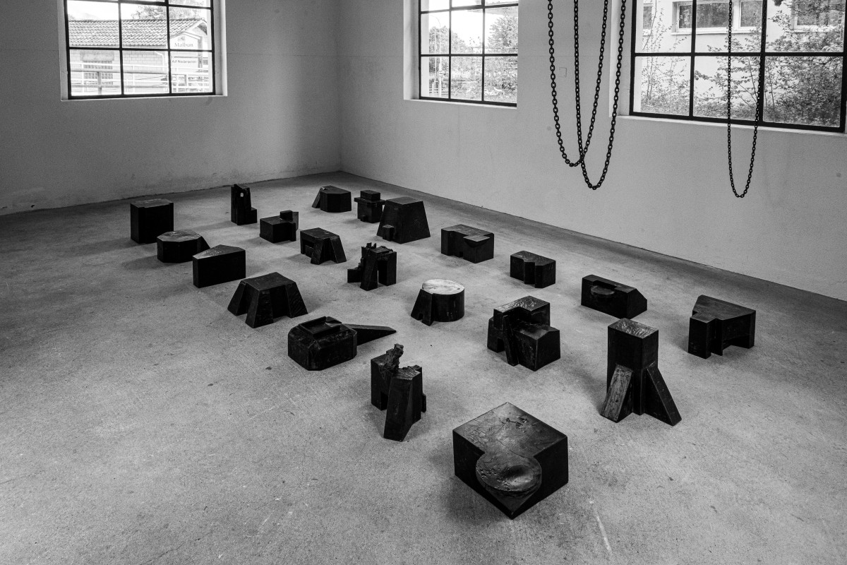 Installation mit 27 Bunkermodellen, Museümli Buchs, April 2025